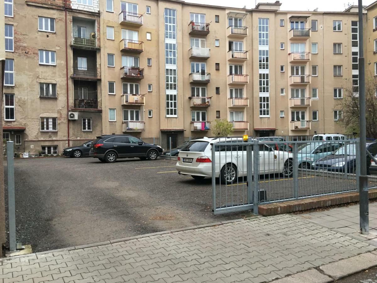 Ap10 - Apartments 4U Brezinova "Overnight Simply" Hradec Králové Exterior foto