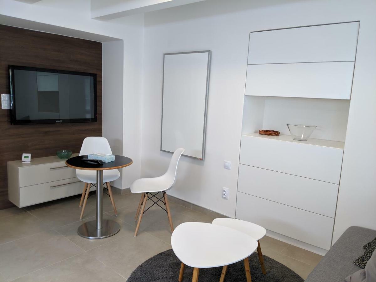 Ap10 - Apartments 4U Brezinova "Overnight Simply" Hradec Králové Exterior foto