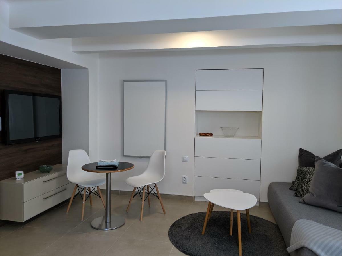 Ap10 - Apartments 4U Brezinova "Overnight Simply" Hradec Králové Exterior foto